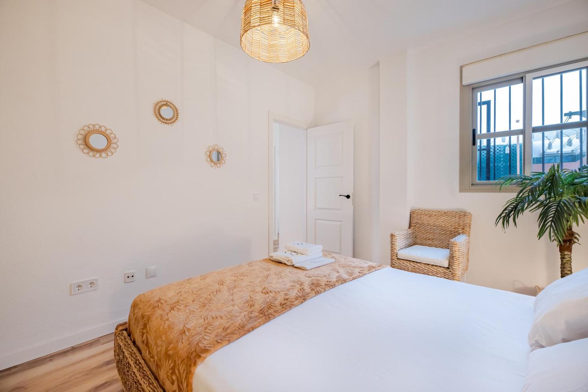 Charming 4-Bedroom Apartment In Malaga'S Historic Center Exterior foto
