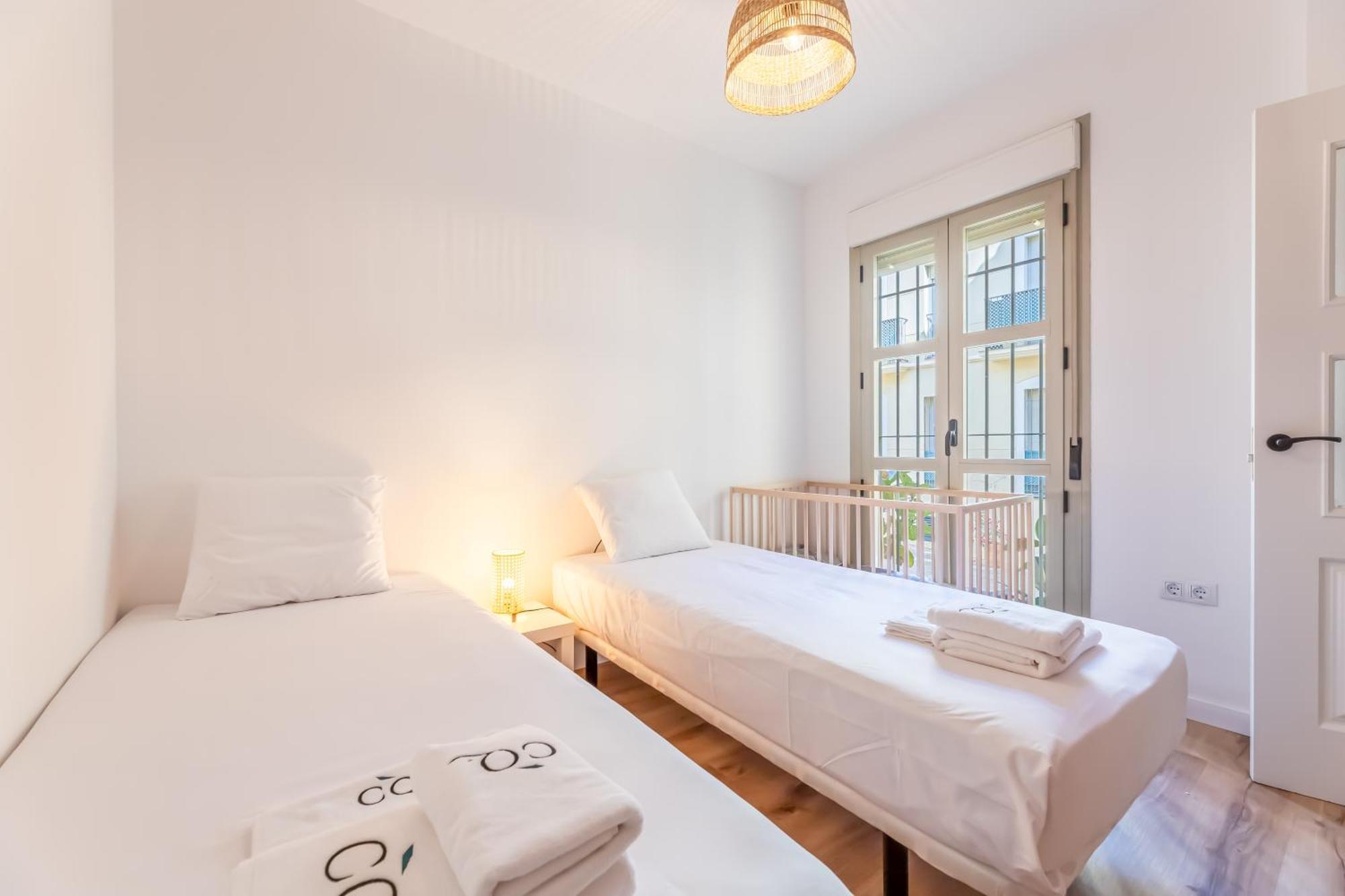 Charming 4-Bedroom Apartment In Malaga'S Historic Center Exterior foto